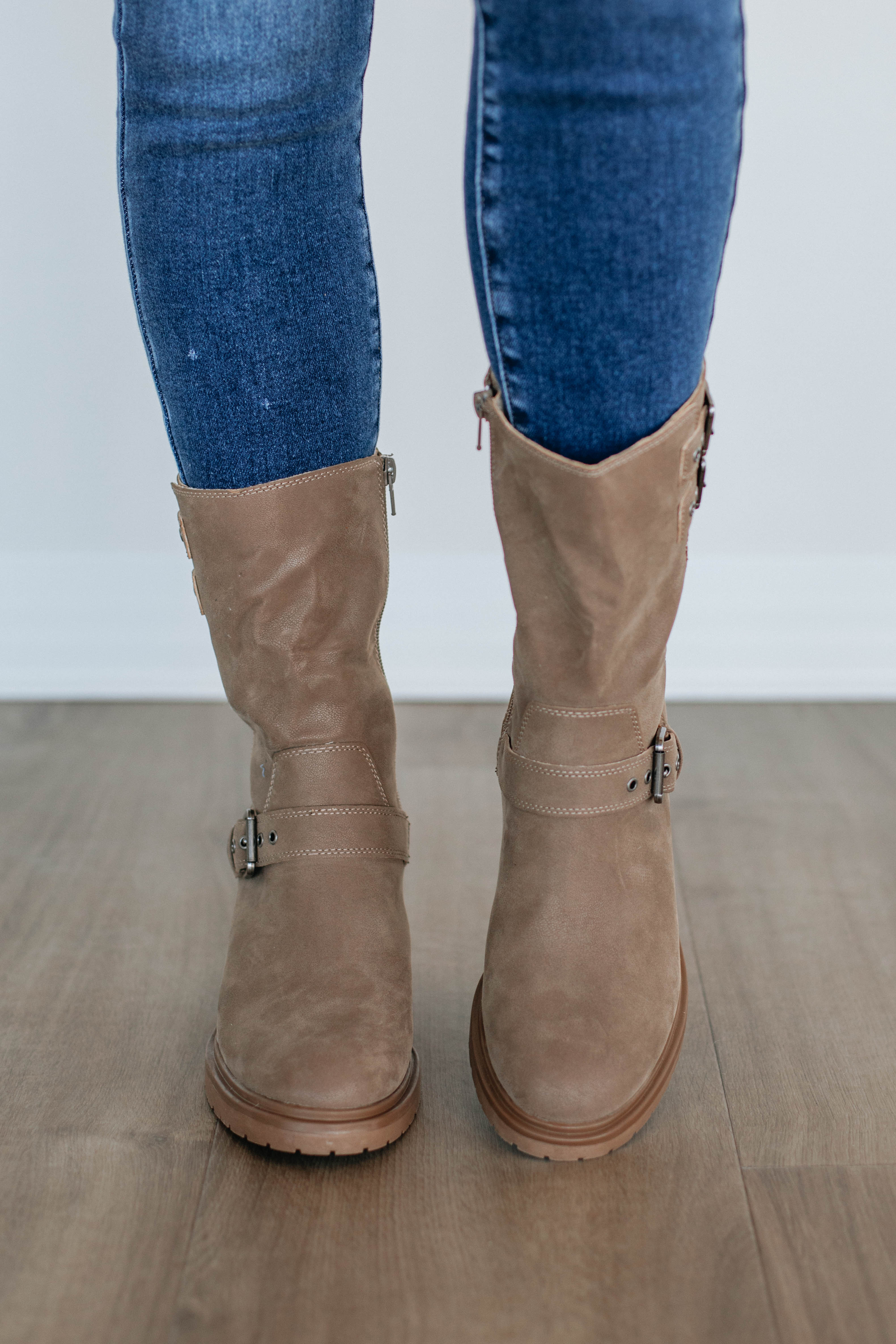 Cool On Command Boots - Dark Taupe